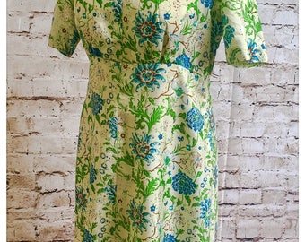 Vintage Thai silk hand woven dress. Beautiful floral detail.