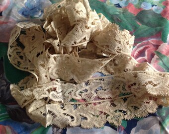 Exceptional and rare old Milan lace