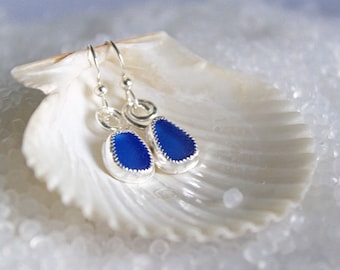 Sea glass jewelry - sea glass earrings - sterling silver earrings - beach glass earrings - summer earrings - handmade earrings - sea glass