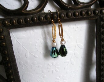 CLEARANCE SALE/Art Nouveau Emerald Green Crystal Earrings, Art Deco Earrings, Edwardian Earrings