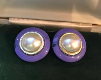 Vintage Retro Large Purple Lucite Clip On Earrings