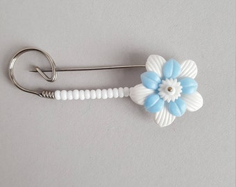 Vintage flower kilt or shawl pin brooch