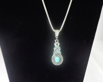 Stunning necklace with turquoise stone