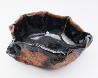 Small Black Bowl, Scrunchy Nutcup. Small Wrinkled Pottery Bowl. Rustic, Primitive, Hobbit Tableware, Rough, Monster Bowl