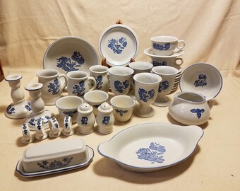 Vintage Pfaltzgraff Yorktown 42 pieces