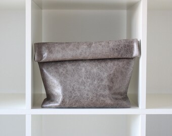 Charcoal Gray leather clutch - leather lunch bag - leather handbag - gray leather purse / bolso de mano de cuero color gris carboncillo