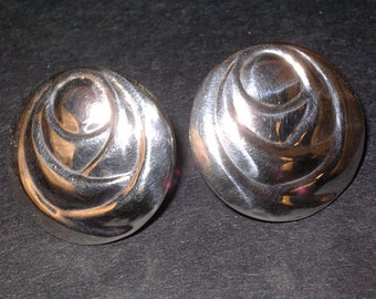 Rose bud Disk Earrings In Sterling Silver