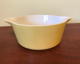 Vintage Yellow Pyrex 2.5 Qt Casserole Dish