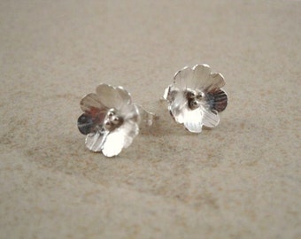 Cottage chic, Spring flowers stud earrings in Sterling silver, handmade by Devine Designs Jewelry