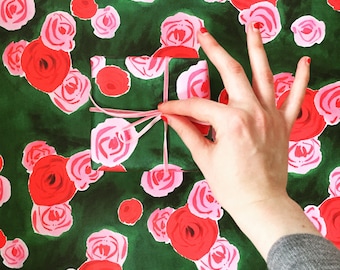 Wrapping Paper: Pink and Red Rose on Hunter Green