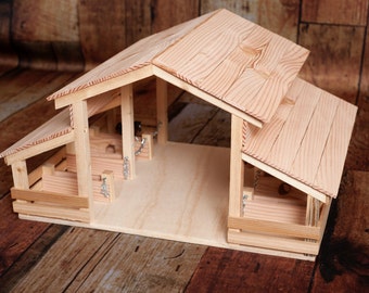 Wood Toy Barn with 8 Stalls