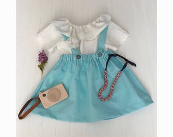 Girls aqua, turquoise suspender skirt Toddler blue suspender skirt Girls baby aquamarine linen skirt Blue jumper skirt Vintage style