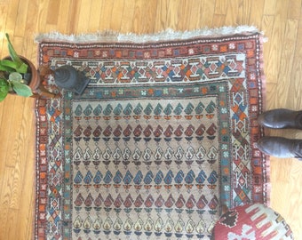 Vintage, vieux tapis de laine, tapis persan, noué à la main, fabriqué à la main, tapis Bohème boho style, bien utilisé, bien aimé, orange, style rétro
