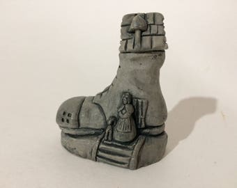 2 1/2" Mt St Helens Sculptures Old Woman Who Lived in a Shoe Nursery Rhyme Volcanic Ash Figurine