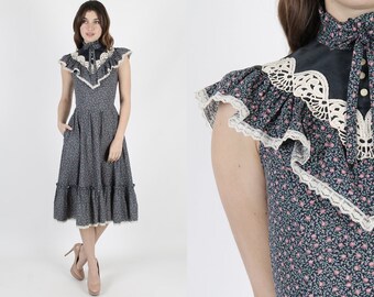Gunne Sax Dress Jessica McClintock Dress Prairie Dress Bohemian Dress Vintage 70s Navy Calico Floral Velvet Lace Boho Hippie Midi Mini Dress