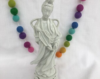 Kwon Yin Blanc de Chine Statue