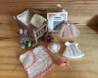 Baby set nr 1 in 1:12 scale