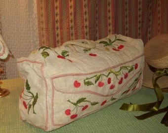 charming vintage travel bag, embroidered with cherries on all sides