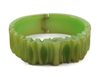 Rare Vintage Carved Chunky Hinged Green Bakelite Bracelet - Bakelite Bracelet - 1930s