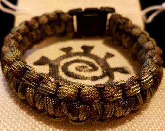 Paracord Survival Bracelet