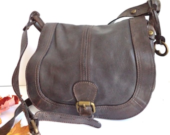 FOSSILE selle Messenger sac Rabat facteur Crossbody Boho Yoga sac à main boucle de Bronze fourre-tout moyen cadeau rustique sac en cuir brun
