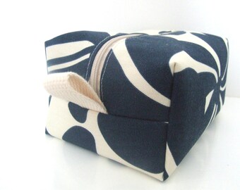 Make up Bag - Cosmetic Pouch - Lunch Bag - Wet Bag -Waterproof Bag