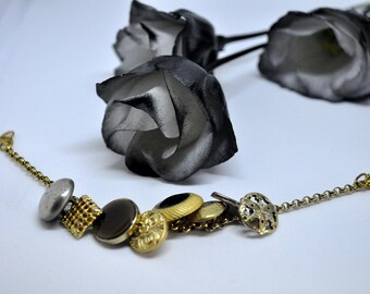 Vintage buttons bracelet - vintage jewellery - vintage buttons