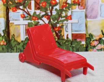 Marx Soft plastic dollhouse furmiture Red long lounge chair1.5 , half scale , tin litho,