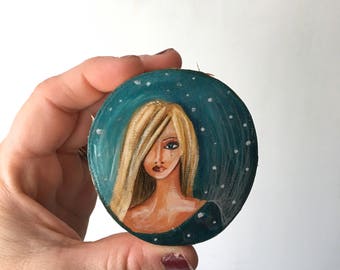 mini portrait, she had sparkle, womans face, sparkle stars, gift for her, unique tiny art, gouache paint, shellieartist, wood slice