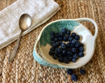 Handmade Berry Bowl Strainer, Berry Bowl Colander, Ceramic Berry Bowl, Pottery Berry Bowl, Food Prep, Housewarming Gift, Ceramic Strainer