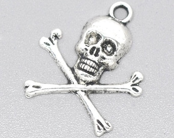 Pendant charm skull pirate