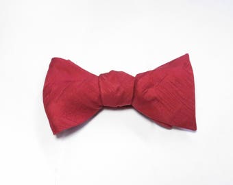 Bow Tie / Made From Vintage Japanese Silk Kimono Fabric / Self-Tie