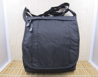Sac de messager Derek Alexander noir