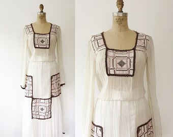 70s embroidey dress / 70s cotton dress / Boxwood Embroidery dress