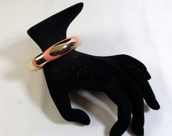 CINER Coral Enamel Clamper Bracelet