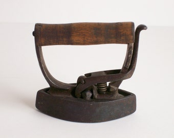 Vintage Sad Iron, Child's Iron, Miniature Toy Iron