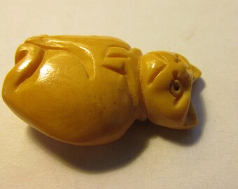 Carved Bone Bead of Neko Kitty Cat, 27mm