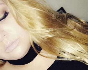 Thick black velvet choker