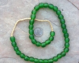 Ghana Glass Beads: Kelly Green 13mm