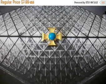 ON SALE Vintage Gold Tone Smaller Blue Plastic Maltese Pin 80417