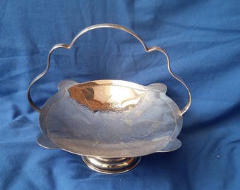 Vintage EPNS Silver Plate Serving Sweet Cake Plate and Handle.