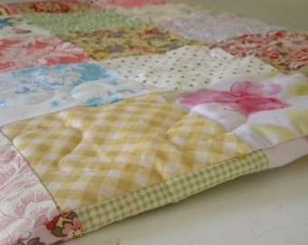 Full size Quilt--Patchwork Quilt--Cottage Chic--square, picnic/double, All Cotton--81" X 81", pink, yellow, floral, scrappy, traditional