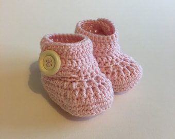 Pink baby booties, baby shoes, crochet baby shoes, crib shoes, baby, crochet baby booties, baby slippers, crochet