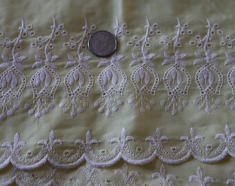 24 Yellow Vintage Eyelet