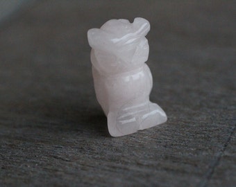 Rose Quartz Stone Owl Figurine F183