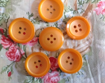 Set of six vintage buttons, vintage late 20 century
