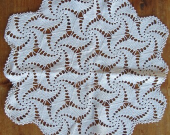 Lovely vintage 16" round hand crocheted doily