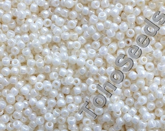 10g Toho Seeds Beads 11/0 Opaque Lustered Navajo White TR-11-122 Rocailles size 11 mini rocailles 2mm seed beads beaige ivory