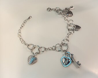 Charm Bracelet: Hearts, locks and keys