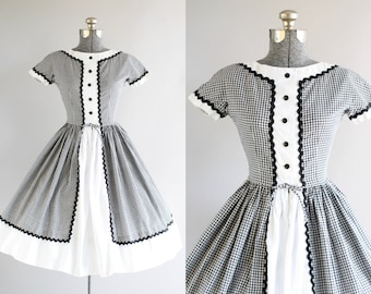 Vintage 1950s Dress / 50s Cotton Dress / Black and White Gingham Print Dress with Full Skirt XS